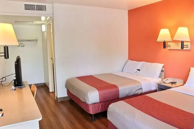 Deluxe Oda, 2 Çift Kişilik Yatak, Sigara İçilmez, Buzdolabı ve Mikrodalga