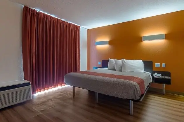 Standard Oda, 1 En Büyük (King) Boy Yatak, Engellilere Uygun, Sigara İçilmez