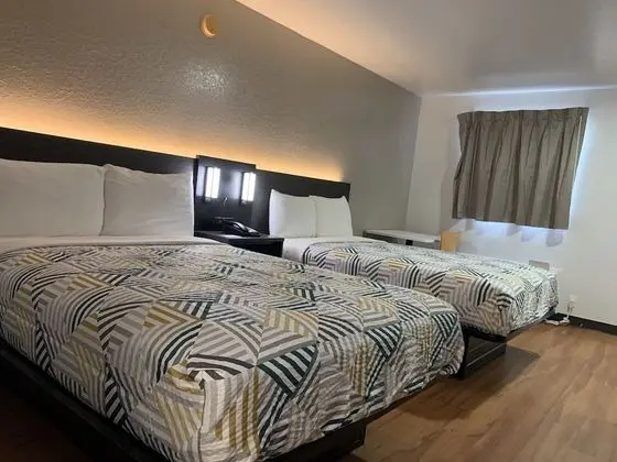 Deluxe Oda, 2 Çift Kişilik Yatak, Sigara İçilmez, Buzdolabı ve Mikrodalga