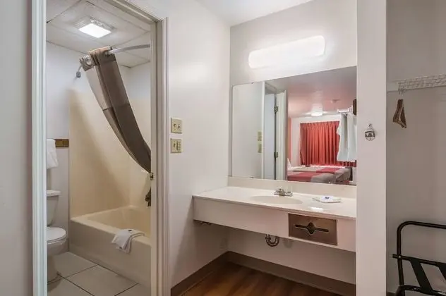 Deluxe Oda, 2 Çift Kişilik Yatak, Sigara İçilebilir, Buzdolabı ve Mikrodalga