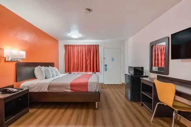 Deluxe Oda, 2 Çift Kişilik Yatak, Sigara İçilebilir, Buzdolabı ve Mikrodalga