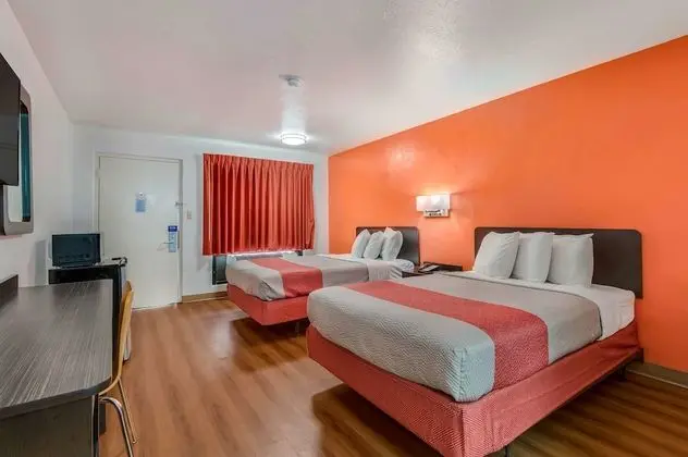 Deluxe Oda, 2 Çift Kişilik Yatak, Sigara İçilmez, Buzdolabı ve Mikrodalga