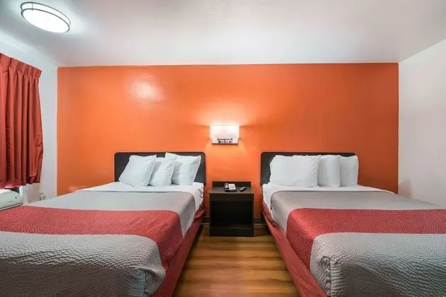 Deluxe Oda, 2 Çift Kişilik Yatak, Sigara İçilmez, Buzdolabı ve Mikrodalga