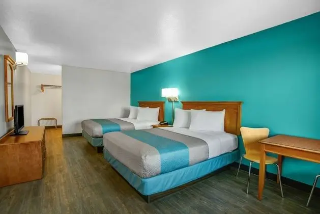 Standard Oda, 2 Büyük (Queen) Boy Yatak, Engellilere Uygun, Sigara İçilmez