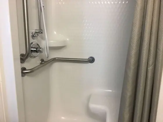 Standard Oda, 2 Büyük (Queen) Boy Yatak, Engellilere Uygun, Sigara İçilmez