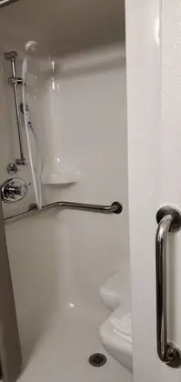 Standard Oda, 2 Büyük (Queen) Boy Yatak, Engellilere Uygun, Sigara İçilmez