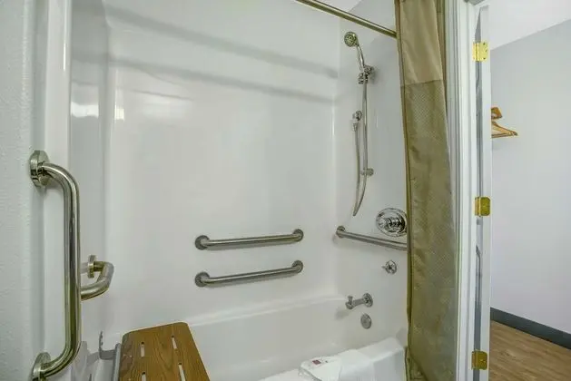 Standard Oda, 2 Büyük (Queen) Boy Yatak, Engellilere Uygun, Sigara İçilmez