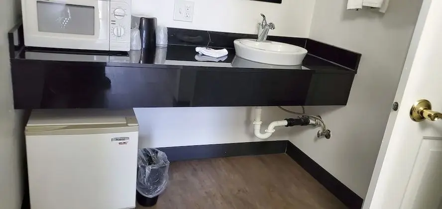 Standard Oda, 2 Büyük (Queen) Boy Yatak, Sigara İçilmez, Buzdolabı ve Mikrodalga