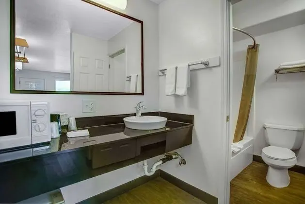 Standard Oda, 2 Büyük (Queen) Boy Yatak, Sigara İçilmez, Buzdolabı ve Mikrodalga