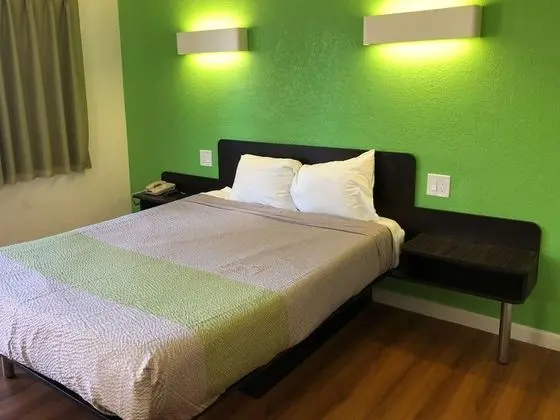 Standard Oda, 1 Büyük (Queen) Boy Yatak, Sigara İçilmez