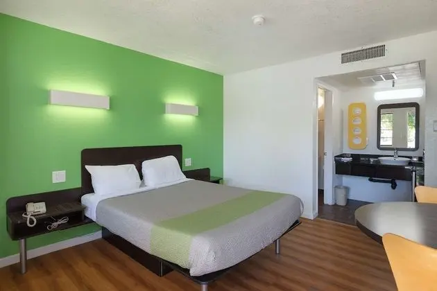 Standard Oda, 1 Büyük (Queen) Boy Yatak, Sigara İçilmez