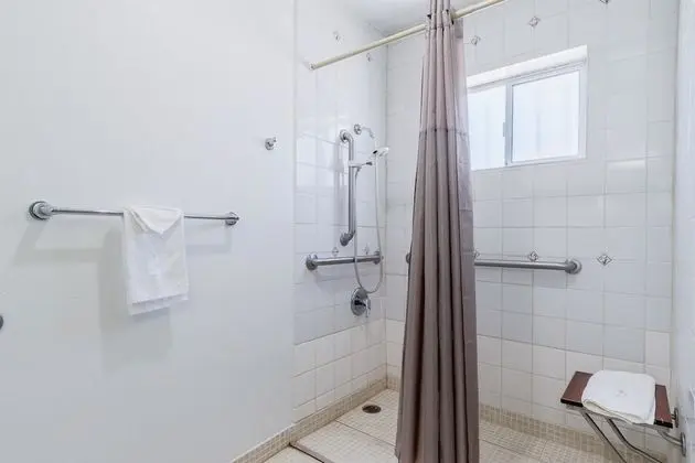 Deluxe Oda, 2 Büyük (Queen) Boy Yatak, Sigara İçilmez, Buzdolabı ve Mikrodalga