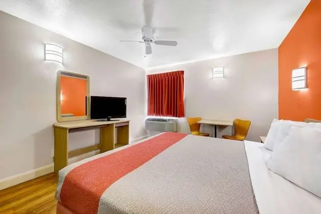 Standard Oda, 1 En Büyük (King) Boy Yatak, Engellilere Uygun, Sigara İçilmez