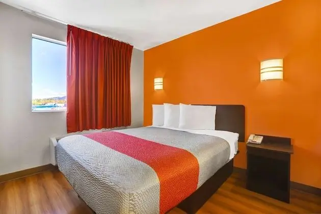 Standard Oda, 1 Büyük (Queen) Boy Yatak, Sigara İçilmez