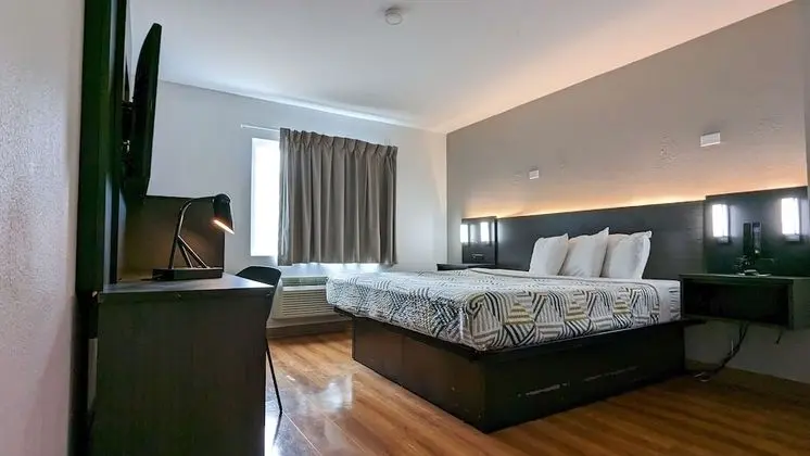 Premium Oda, 1 Büyük (Queen) Boy Yatak, Engellilere Uygun, Sigara İçilmez