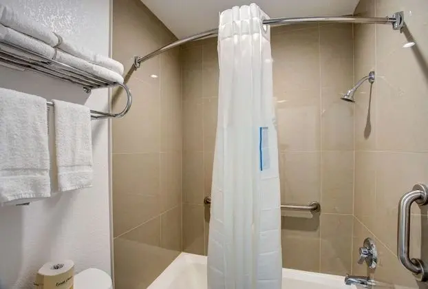 Standard Oda, 2 Büyük (Queen) Boy Yatak, Sigara İçilebilir, Buzdolabı ve Mikrodalga