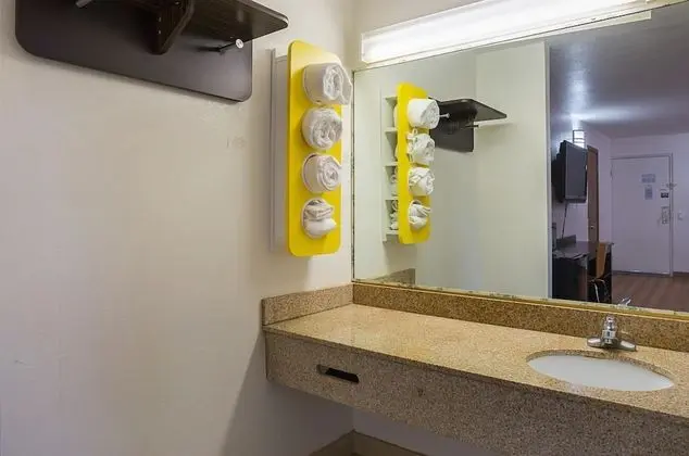 Deluxe Oda, 2 Çift Kişilik Yatak, Sigara İçilebilir, Buzdolabı ve Mikrodalga