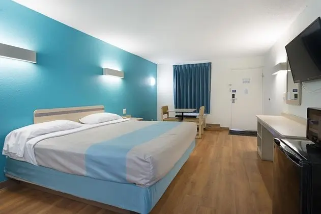 Standard Oda, 1 Büyük (Queen) Boy Yatak, Sigara İçilebilir