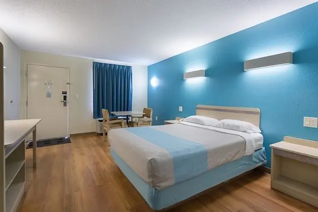 Standard Oda, 1 Büyük (Queen) Boy Yatak, Sigara İçilmez