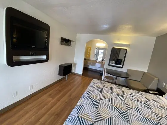 Standard Oda, 1 En Büyük (King) Boy Yatak, Sigara İçilebilir, Buzdolabı