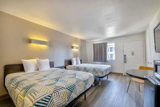 Standard Oda, 2 Büyük (Queen) Boy Yatak, Sigara İçilebilir