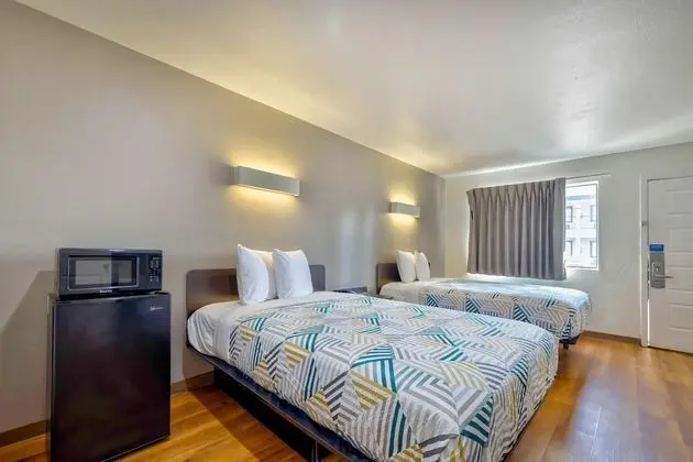 Standard Oda, 2 Büyük (Queen) Boy Yatak, Sigara İçilmez, Buzdolabı