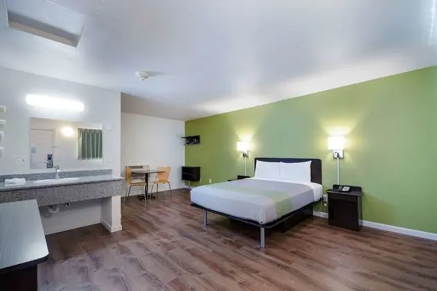 Deluxe Oda, 1 Çift Kişilik Yatak, Sigara İçilmez, Buzdolabı ve Mikrodalga