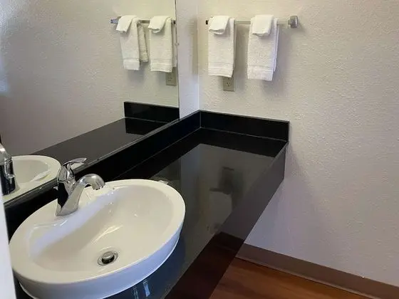 Standard Oda, 1 En Büyük (King) Boy Yatak, Sigara İçilebilir, Buzdolabı ve Mikrodalga