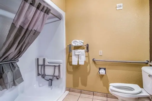 Engellilere uygun banyo