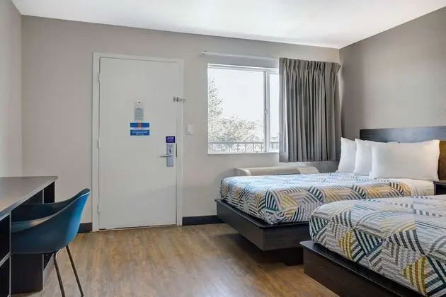 Deluxe Oda, 2 Çift Kişilik Yatak, Sigara İçilmez, Buzdolabı ve Mikrodalga