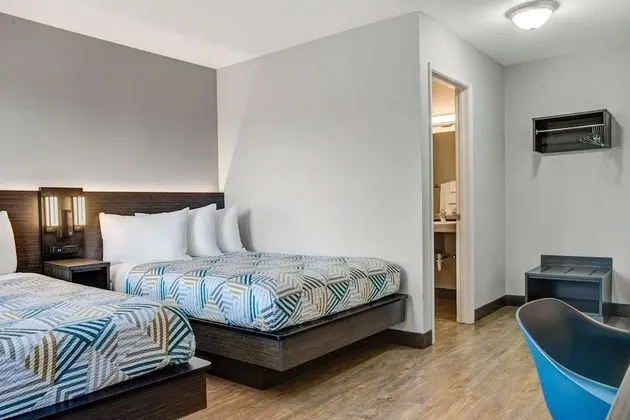 Deluxe Oda, 2 Çift Kişilik Yatak, Sigara İçilmez, Buzdolabı ve Mikrodalga
