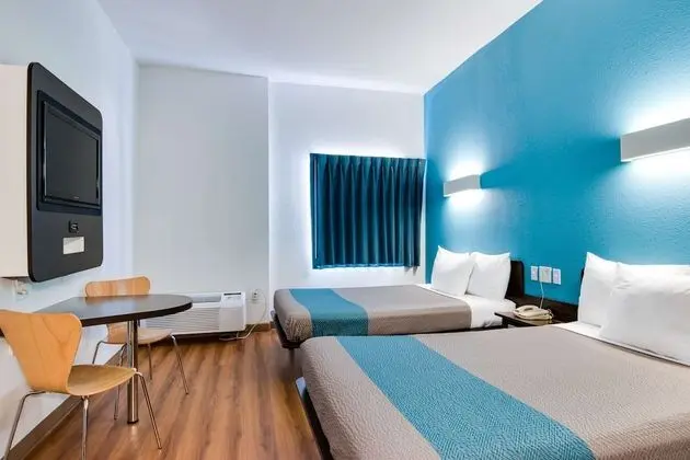 Standard Oda, 2 Çift Kişilik Yatak, Sigara İçilmez, Buzdolabı ve Mikrodalga