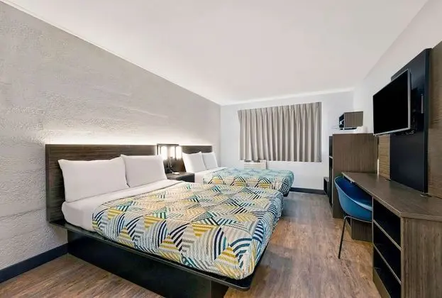 Deluxe Oda, 2 Çift Kişilik Yatak, Sigara İçilmez, Buzdolabı ve Mikrodalga