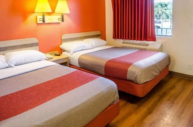 Deluxe Oda, 2 Çift Kişilik Yatak, Sigara İçilmez, Buzdolabı ve Mikrodalga
