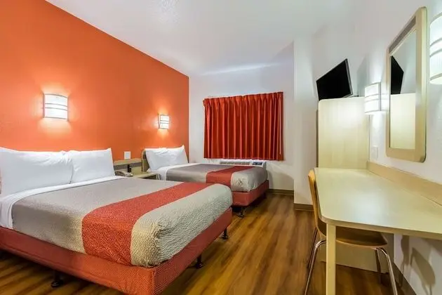 Deluxe Oda, 2 Çift Kişilik Yatak, Sigara İçilmez, Buzdolabı ve Mikrodalga