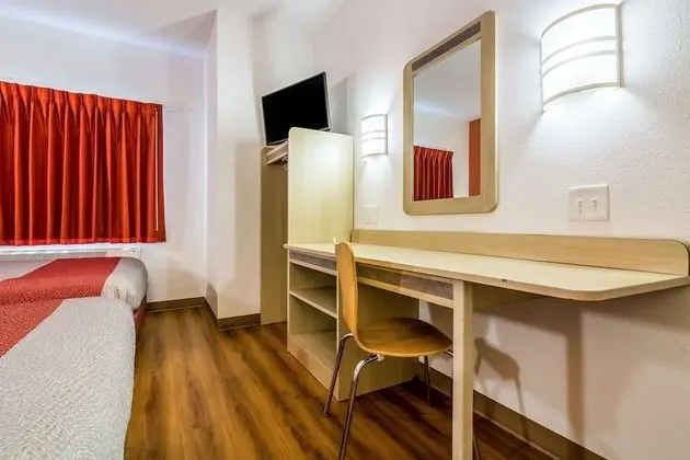 Deluxe Oda, 2 Çift Kişilik Yatak, Sigara İçilmez, Buzdolabı ve Mikrodalga