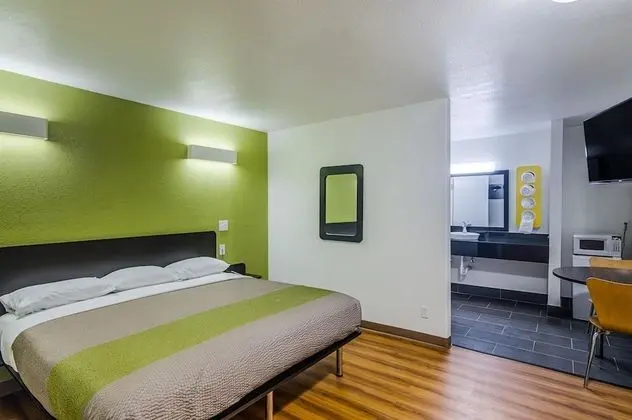 Standard Oda, 1 En Büyük (King) Boy Yatak, Engellilere Uygun, Sigara İçilmez