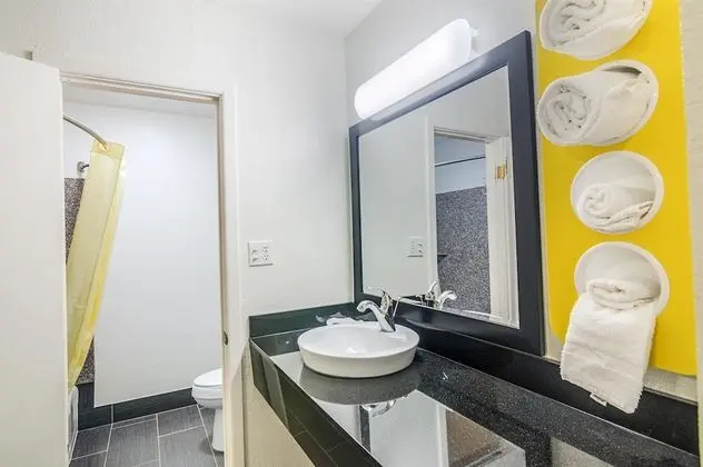 Standard Oda, 1 En Büyük (King) Boy Yatak, Sigara İçilmez, Buzdolabı ve Mikrodalga