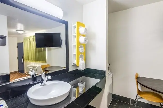 Standard Oda, 2 Çift Kişilik Yatak, Sigara İçilmez, Buzdolabı ve Mikrodalga