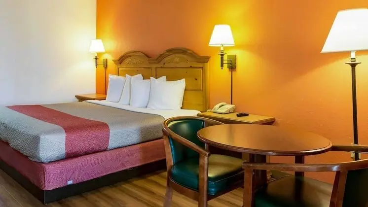 Deluxe Oda, 2 Çift Kişilik Yatak, Sigara İçilebilir, Buzdolabı ve Mikrodalga
