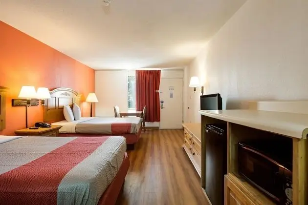 Deluxe Oda, 2 Çift Kişilik Yatak, Sigara İçilmez, Buzdolabı ve Mikrodalga