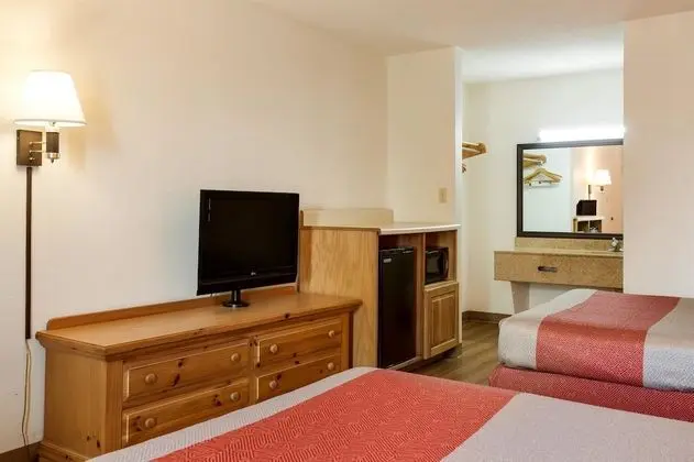 Deluxe Oda, 2 Çift Kişilik Yatak, Sigara İçilmez, Buzdolabı ve Mikrodalga