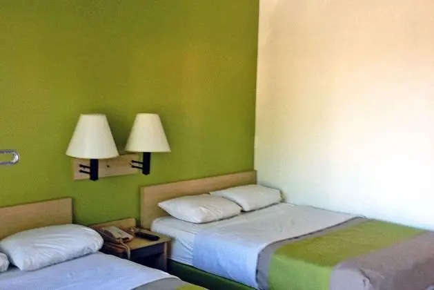 Deluxe Oda, 2 Çift Kişilik Yatak, Sigara İçilmez, Buzdolabı ve Mikrodalga