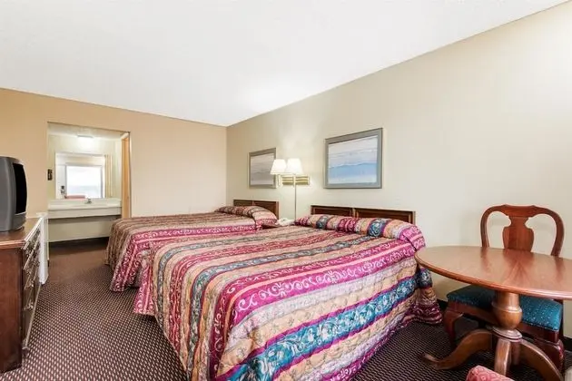 Deluxe Oda, 2 Çift Kişilik Yatak, Sigara İçilmez, Buzdolabı ve Mikrodalga