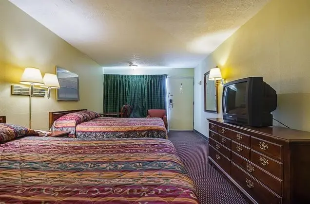 Deluxe Oda, 2 Çift Kişilik Yatak, Sigara İçilmez, Buzdolabı ve Mikrodalga