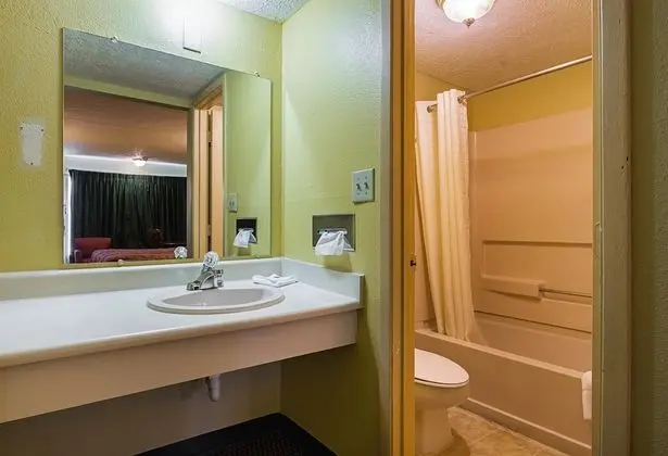 Deluxe Oda, 2 Çift Kişilik Yatak, Sigara İçilmez, Buzdolabı ve Mikrodalga