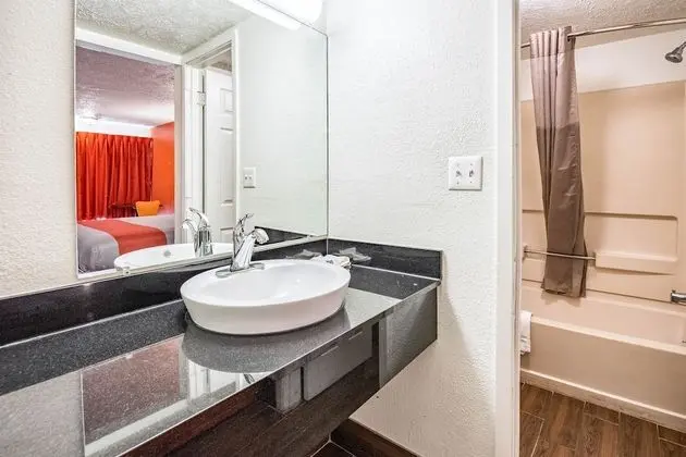 Deluxe Oda, 2 Çift Kişilik Yatak, Sigara İçilmez, Buzdolabı ve Mikrodalga