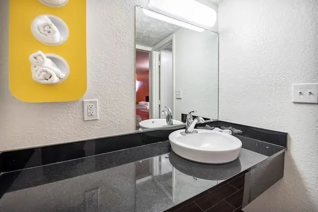 Deluxe Oda, 2 Çift Kişilik Yatak, Sigara İçilmez, Buzdolabı ve Mikrodalga