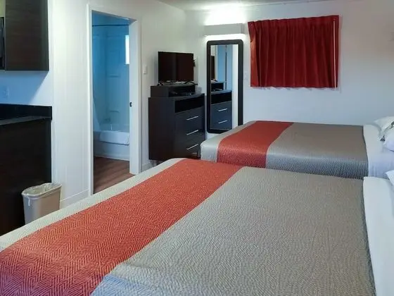 Deluxe Oda, 2 Çift Kişilik Yatak, Sigara İçilmez, Buzdolabı ve Mikrodalga