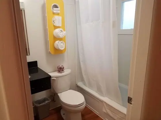 Deluxe Oda, 2 Çift Kişilik Yatak, Sigara İçilmez, Buzdolabı ve Mikrodalga